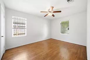 807 E 43rd St, Houston, TX 77022 - Photo 19