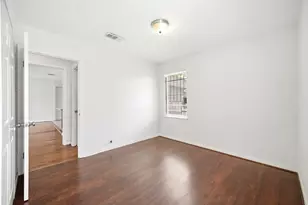 807 E 43rd St, Houston, TX 77022 - Photo 25