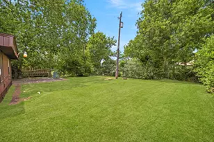 807 E 43rd St, Houston, TX 77022 - Photo 27