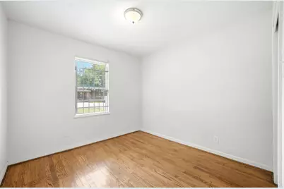 807 E 43rd Street, Houston, TX 77022 - Photo 17