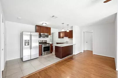 807 E 43rd Street, Houston, TX 77022 - Photo 9