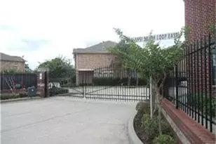 5941 S Loop E, Houston, TX 77033 - Photo 3