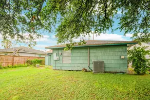 811 W 7th St, Freeport, TX 77541 - Photo 29