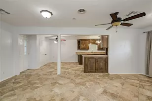 811 W 7th St, Freeport, TX 77541 - Photo 9