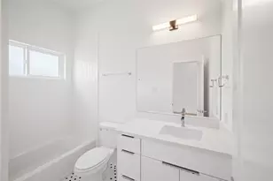 902 Kern St, Houston, TX 77009 - Photo 33
