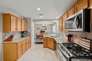 109 Avonlea, The Woodlands, TX 77382 - Photo 11