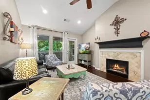 109 Avonlea, The Woodlands, TX 77382 - Photo 5