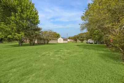 2703 Newman, Liberty, TX 77575 - Photo 19