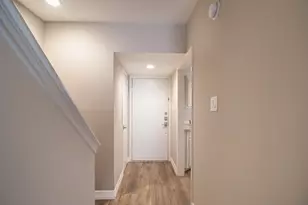 913 Memorial Village Dr, Houston, TX 77024 - Photo 3