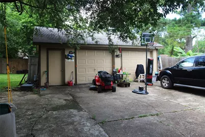 4705 30th Street E, Dickinson, TX 77539 - Photo 3