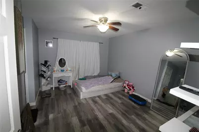 4705 30th Street E, Dickinson, TX 77539 - Photo 7