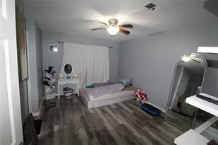 4705 30th St E, Dickinson, TX 77539 - Photo 7