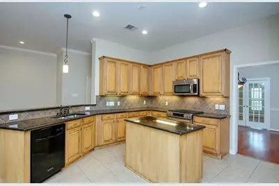 62 E Pipers Green Street, The Woodlands, TX 77382 - Photo 9