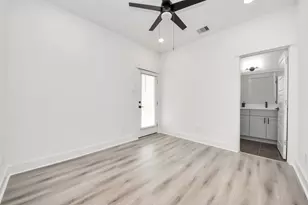 3010 Jensen Springs Ln, Houston, TX 77026 - Photo 25
