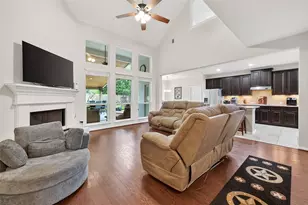 13859 Shoreline Dr, Willis, TX 77318 - Photo 9
