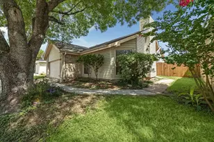 13534 Clarewood Dr, Houston, TX 77083 - Photo 3