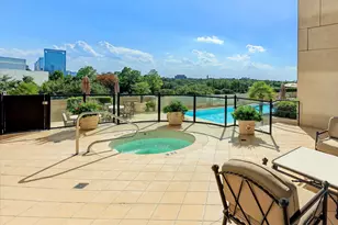 1111 Hermann Dr, Houston, TX 77004 - Photo 37