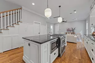 509 E 26th St, Houston, TX 77008 - Photo 13