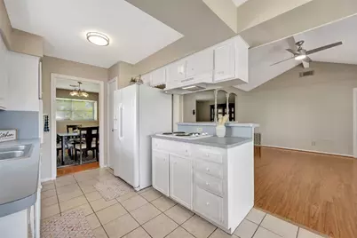 847 Carlingford Lane, Houston, TX 77079 - Photo 13