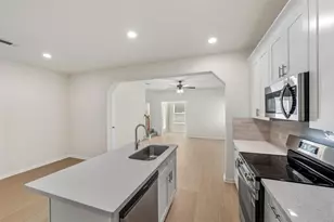 712 W Dallas St, Conroe, TX 77301 - Photo 13