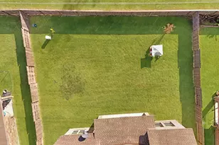 2736 Ahnya Ln, League City, TX 77573 - Photo 3