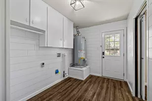 404 S 14th St, West Columbia, TX 77486 - Photo 21
