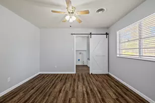 404 S 14th St, West Columbia, TX 77486 - Photo 21