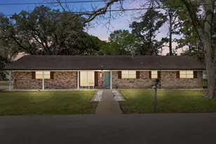 404 S 14th St, West Columbia, TX 77486 - Photo 5