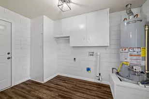 404 S 14th St, West Columbia, TX 77486 - Photo 19