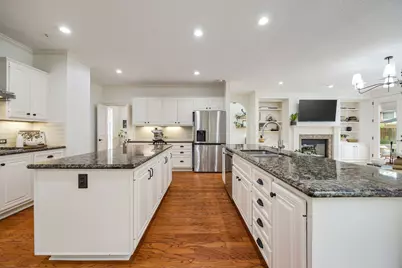 15 Woodmere Place, The Woodlands, TX 77381 - Photo 17