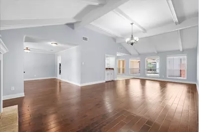 10031 Sagegate Drive, Houston, TX 77089 - Photo 9