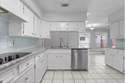 10031 Sagegate Drive, Houston, TX 77089 - Photo 15
