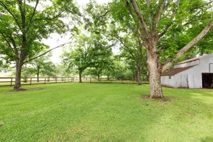 2103 Holly St, East Bernard, TX 77435 - Photo 31
