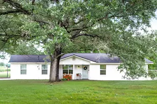 2103 Holly St, East Bernard, TX 77435 - Photo 1