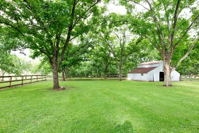 2103 Holly Street, East Bernard, TX 77435 - Photo 33