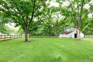 2103 Holly St, East Bernard, TX 77435 - Photo 33