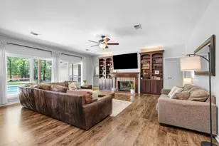 22707 Trailwood Ln, Tomball, TX 77375 - Photo 9