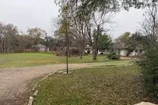 229 University Dr, Prairie View, TX 77445 - Photo 5