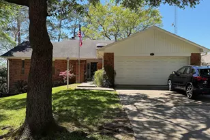 812 Broadmoor Dr, Huntsville, TX 77340 - Photo 1