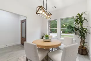 1105 W Lyle St, Cleveland, TX 77327 - Photo 5
