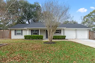 506 Mary Ann Dr, Friendswood, TX 77546 - Photo 1