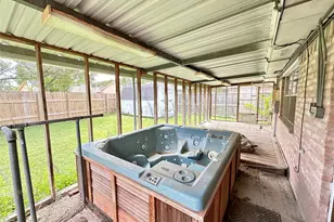 215 Old Oaks St, League City, TX 77573 - Photo 25