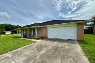 215 Old Oaks St, League City, TX 77573 - Photo 3