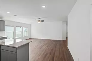 510 Oak Chase Ave, Dayton, TX 77535 - Photo 11
