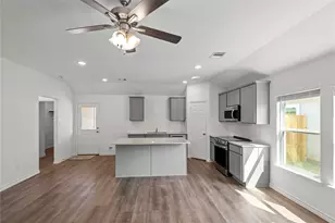 510 Oak Chase Ave, Dayton, TX 77535 - Photo 5