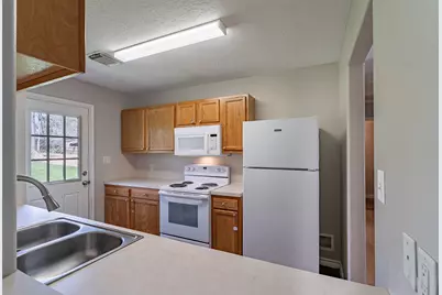 10733 Royal York Drive, Conroe, TX 77303 - Photo 7