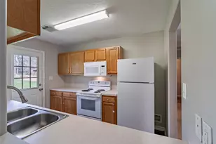 10733 Royal York Dr, Conroe, TX 77303 - Photo 7