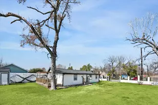 781 Lovers Ln, Houston, TX 77091 - Photo 5