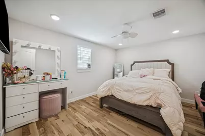 781 Lovers Lane, Houston, TX 77091 - Photo 21