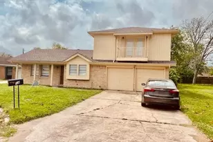 14 Richards Courts, La Marque, TX 77568 - Photo 1